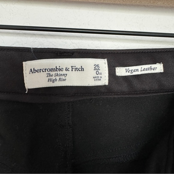 Vegan Leather Skinny Pants - Picture 7 of 7